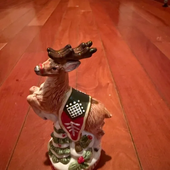 Fitz and Floyd Festive Santa and Reindeer Set salt and pepper shakers - Picture 3 of 6